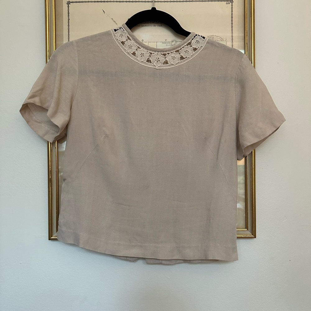 Vintage cropped linen top with lace collar and button back, xs